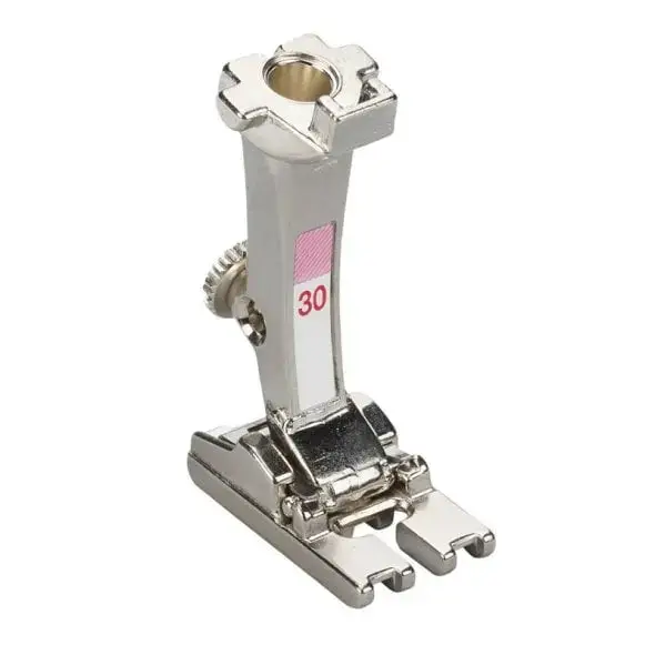 Werkzeugliste Dirndlnähkurse: Nähmaschine und Werkzeuge für meine Dirndl Nähkurse unter Profi-Anleitung - Bernina Fuß No. 30