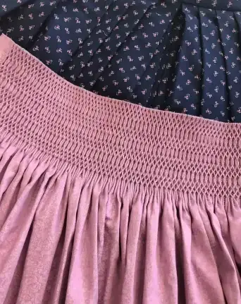 Dirndl-Nähkurs: Dirndl mit Schürze nähen lernen. VHS Dirndlnähkurse München Rosenheim Miesbach - rosa Dirndlschürze