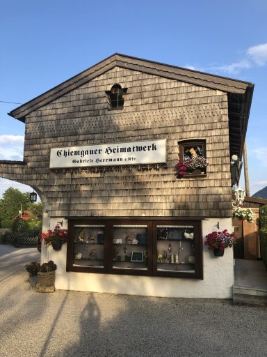 Chiemgauer Heimatwerk Gabriele Herrmann in Bernau am Chiemsee - Stoffgeschäft für Trachtenstoffe - Onlineshop